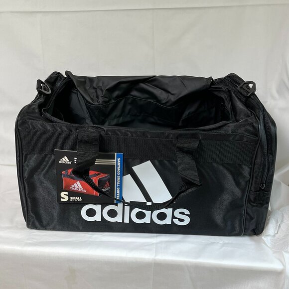adidas travel duffel bags Defender 5 Small Bag (Black) Designed for athletes who move with purpose NWT Adidas Santiago Small Duffel